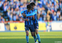 清水 慎太郎がパスカットからドリブルで持ち上がると、最後はGKとの1対1を制し水戸が追加点を奪う【明治安田J2 第40節 水戸vs愛媛】