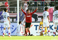 金子のクロスはDFに当たりコースが変わるがニアサイドで反応した垣田 裕暉(金沢)が押し込んで先制点を獲得!【明治安田J2 第40節 金沢vs岡山】