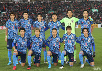 日本のスターティングメンバー。JリーグからはFC東京の永井 謙佑(#11)が名を連ねた。「日本晴れ(ニッポンバレ)」をコンセプトに、一新されたユニフォームを試合で初めて着用【カタールW杯 アジア2次予選 キルギスvs日本】