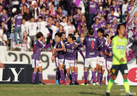 福岡のクロスをニアの金久保がスルーすると、後ろから走り込んだ仙頭 啓矢がうまく流し込み京都が試合終盤にリードを奪う【明治安田Ｊ２ 第41節 京都vs千葉】