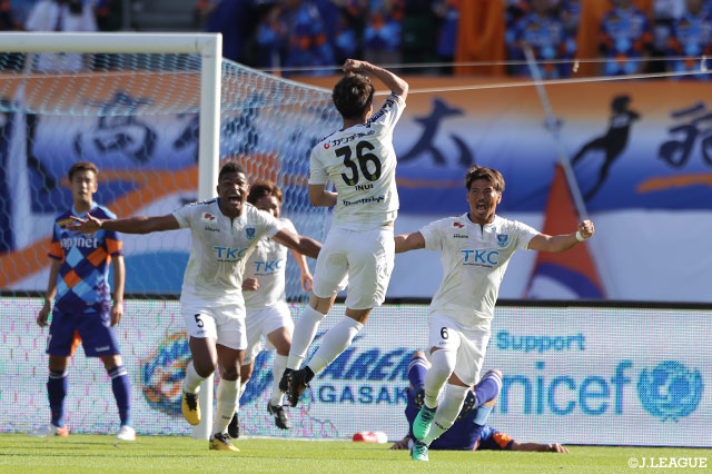 CKのチャンスに瀬川のクロスを乾 大知が頭で合わせ、栃木が先制点をゲット【明治安田Ｊ２ 第41節 長崎vs栃木】