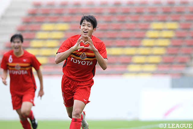 前半43分に追加点をマークした村上 千歩（名古屋U-18）。これが大会通算7点目となり、得点王に輝いた【Ｊユースカップ 決勝 Ｇ大阪ユースvs名古屋U-18】