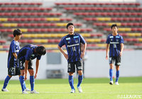 ボールを支配し、小気味よいショートパスと両サイドの打開力を駆使するも、名古屋U-18の守備陣を崩せず。準優勝に終わり、肩を落とすＧ大阪ユースの選手たち【Ｊユースカップ 決勝 Ｇ大阪ユースvs名古屋U-18】