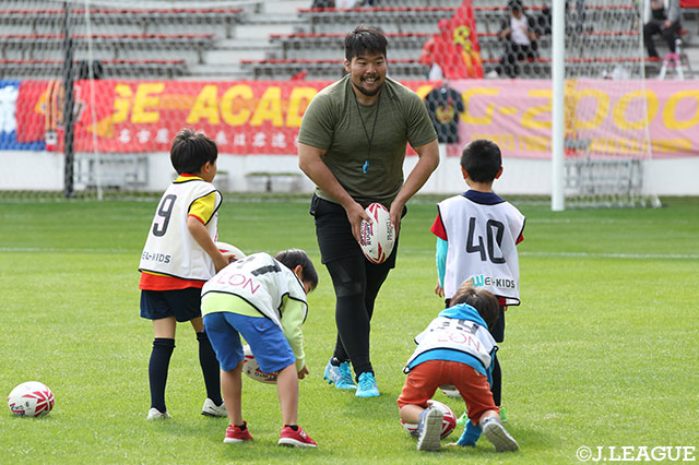 元ラグビー日本代表の畠山 健介さんが優しく指導してくれました！【DO！ALL SPORTSスポーツクリニック】