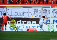 開始早々、鳥栖がPKを獲得するも金崎 夢生のシュートは惜しくも枠を外れ先制とはならず【明治安田Ｊ１ 第32節 名古屋vs鳥栖】