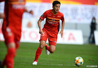 細かいタッチのドリブルや強烈な左足でのシュートでチャンスを作った前田 直輝(名古屋)は68分までプレーした【明治安田J1 第32節 名古屋vs鳥栖】