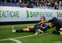 相手のパスミスを奪った宇佐美 貴史が右サイドを独走しPA内に進入すると、冷静にニアサイドを打ち抜きＧ大阪が先手を奪う【明治安田Ｊ１ 第32節 Ｇ大阪vs仙台】