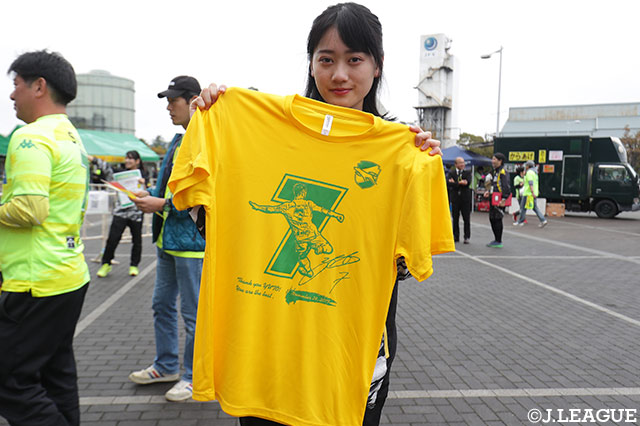 先着15,000名様に、「佐藤勇人選手引退記念Tシャツ」をプレゼント♪【明治安田Ｊ２ 第42節 千葉vs栃木】