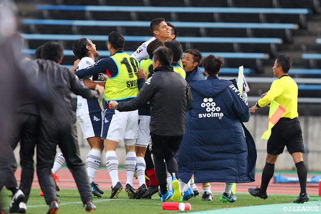 ドリアン バブンスキーのグラウンダーのクロスにロメロ フランクが合わせ、町田が89分に逆転に成功する【明治安田Ｊ２ 第42節 山形vs町田】