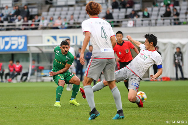 ジャイルトン パライバがドリブルで持ち上がり、カットインから右足を振り抜く！これが決まり、東京Ｖが5点目を獲得【明治安田Ｊ２ 第42節 東京Ｖvs岐阜】