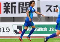 渡井の低く速いクロスにファーサイドから走り込んだ田向 泰輝(徳島)が押し込み、試合を決定づける3点目を獲得する【明治安田J2 第42節 徳島vs山口】