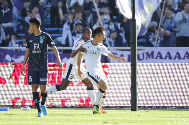 PKを韓 勇太が落ち着いて沈め、鹿児島が同点に追いつく【明治安田Ｊ２ 第42節 福岡vs鹿児島】