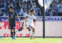 PKを韓 勇太が落ち着いて沈め、鹿児島が同点に追いつく【明治安田J2 第42節 福岡vs鹿児島】