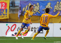 蜂須賀のアーリークロスに長沢 駿がニアサイドで上手く合わせ、仙台が追加点を獲得【明治安田J1 第33節 仙台vs大分】