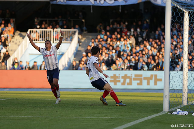 終了間際にも途中出場の遠藤 渓太がゴールを決め、横浜FMが試合を決定づける4点目を獲得【明治安田Ｊ１ 第33節 川崎Ｆvs横浜FM】