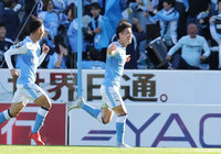 磐田がCKのチャンスを得ると、山本のクロスに走り込んだ松本 昌也が豪快に頭で合わせ、貴重な先制点を奪う【明治安田J1 第33節 磐田vs名古屋】