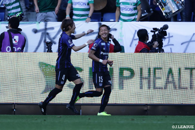 井手口 陽介が立て続けにゴールを奪い、Ｇ大阪が前半だけで3点のリードを奪う【明治安田Ｊ１ 第33節 Ｇ大阪vs松本】