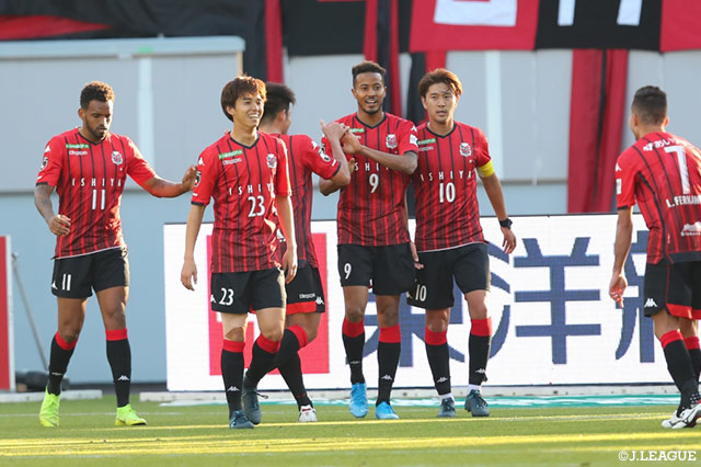 ルーカス フェルナンデスが右サイドをドリブルで持ち上がりクロスを送る。クロスはGKに弾かれるも、こぼれ球を鈴木 武蔵が流し込み札幌が終了間際に追加点を奪う【明治安田Ｊ１ 第33節 鳥栖vs札幌】