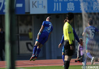 左サイドを抜けた島屋のグラウンダーのクロスにヨルディ バイスが合わせ、徳島が先制！ヨルディ バイスは歓喜のパフォーマンスを披露【Ｊ１参入プレーオフ 1回戦 徳島vs甲府】