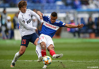 マルコス ジュニオールからのパスを受けたエリキが難しい体勢から左足を振り抜き、横浜FMが前半終了間際に追加点を奪う【明治安田Ｊ１ 第34節 横浜FMvsFC東京】