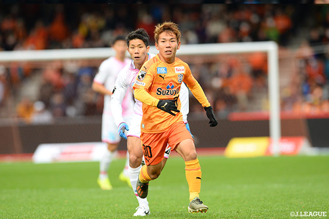 Ｊ１通算100試合の出場を達成した金子 翔太（清水）は攻撃の中心となり、90+2分までプレーした【明治安田Ｊ１ 第34節 清水vs鳥栖】