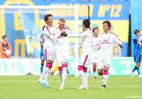 FKのチャンスに、キッカーのソウザ（#11）が右足で巻いたシュートを放つと、ボールは弧を描いてゴール右上に決まり、Ｃ大阪が貴重な先制点を獲得【明治安田Ｊ１ 第34節 大分vsＣ大阪】