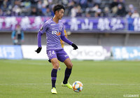 東 俊希(#24)は今季5度目のスタメン出場を果たし、61分までプレー【明治安田J1 第34節 広島vs仙台】