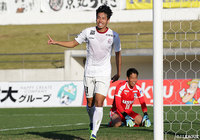 大谷のクロスがファーサイドに流れると、平松 宗がダイレクトでシュートを放つ!これが決まり富山が追加点を獲得!【明治安田J3 第34節 沼津vs富山】