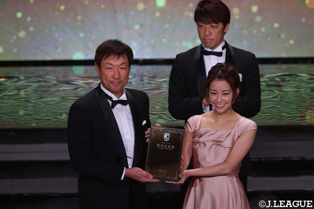 優秀監督賞（Ｊ１）を受賞した片野坂 知宏監督（大分）【２０１９Ｊリーグアウォーズ】