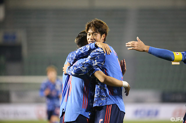 後半25分のCKから井手口が鋭いクロスを供給。これに三浦 弦太（Ｇ大阪）が頭で合わせて、日本が追加点を獲得！【EAFF E-1 サッカー選手権2019 中国vs日本】