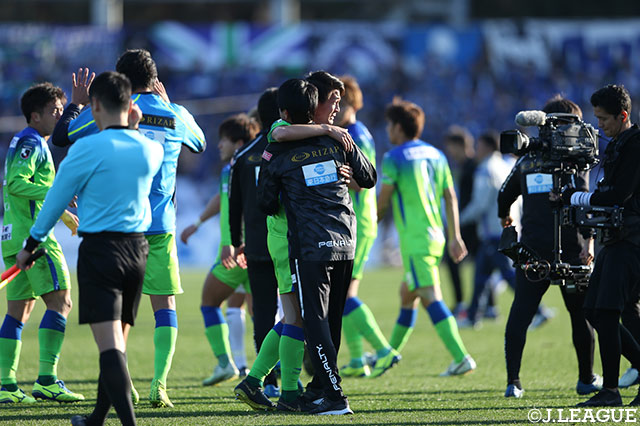 試合は1-1でタイムアップ。Ｊ１リーグ年間順位16位の湘南が残留を決めた【Ｊ１参入プレーオフ 決定戦 湘南vs徳島】