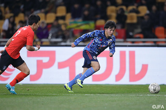 後半開始から投入された相馬 勇紀（鹿島）が左サイドをドリブルで駆け上がる！【EAFF E-1 サッカー選手権2019 韓国vs日本】