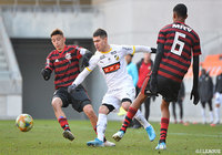 後半は互いにチャンスを作るも得点は生まれず。1点を最後まで守り切ったＣＲフラメンゴが初勝利を飾った【JINYC GS 第2節 ＣＲフラメンゴvsＢＫヘッケン】