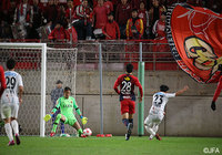 吉岡からのスルーパスに抜け出した米田 隼也（長崎）が曽ヶ端との1対1の状況から股を抜いてネットを揺らす！【天皇杯 準決勝 鹿島vs長崎】