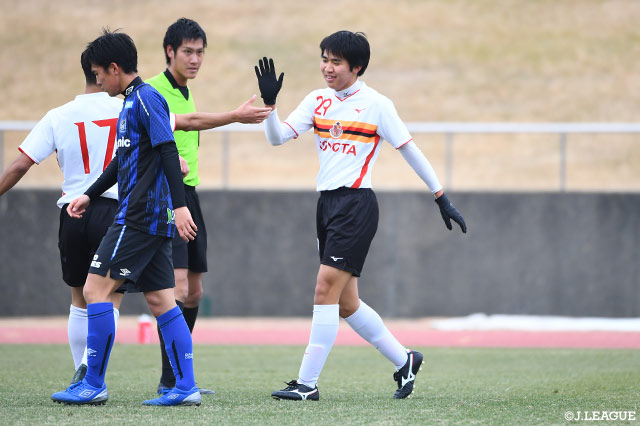 開始早々、加藤 玄のゴールで名古屋Ｕ－１８が先制点を奪う【JINYC 順位決定戦 5位・6位決定戦 名古屋Ｕ－１８vsＧ大阪ユース】