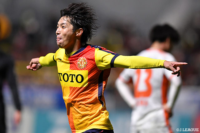 【明治安田Ｊ２ 第33節 北九州vs愛媛】