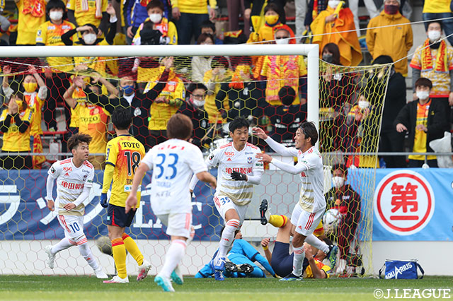 【明治安田Ｊ２ 第1節 北九州vs新潟】