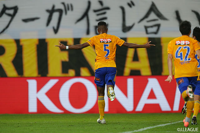 【明治安田Ｊ１ 第26節 仙台vsFC東京】