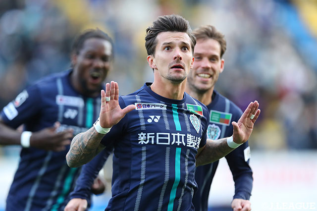 【明治安田Ｊ１ 第37節 福岡vs仙台】