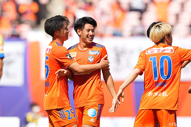 【明治安田Ｊ２ 第19節 新潟vs山形】