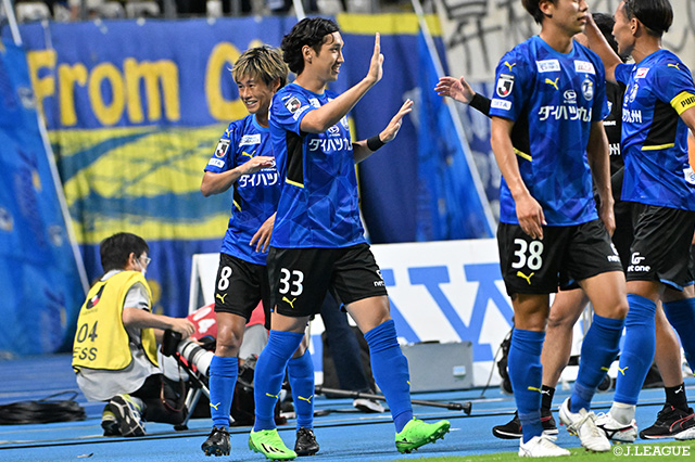 【明治安田Ｊ２ 第35節 大分vs仙台】