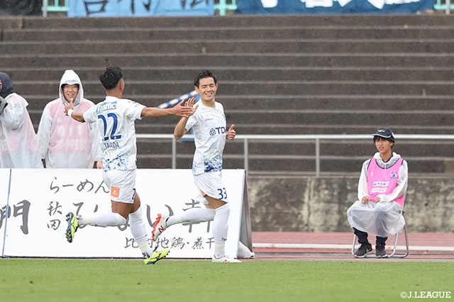 【明治安田Ｊ２ 第36節 秋田vs山形】