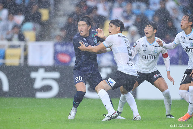 【明治安田Ｊ１ 第35節 福岡vs湘南】