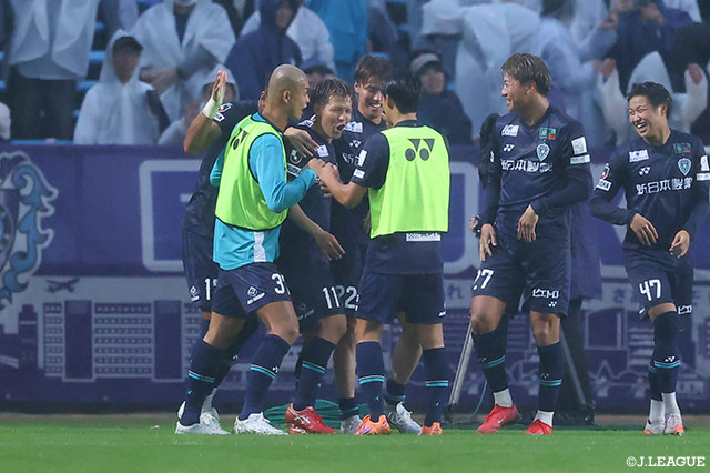 【明治安田Ｊ１ 第35節 福岡vs湘南】