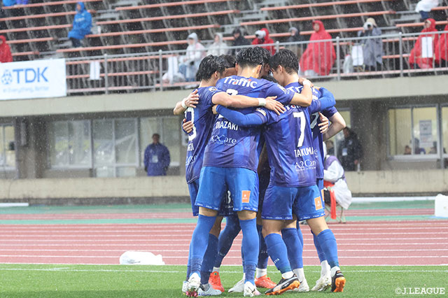 【明治安田Ｊ２ 第36節 秋田vsいわき】