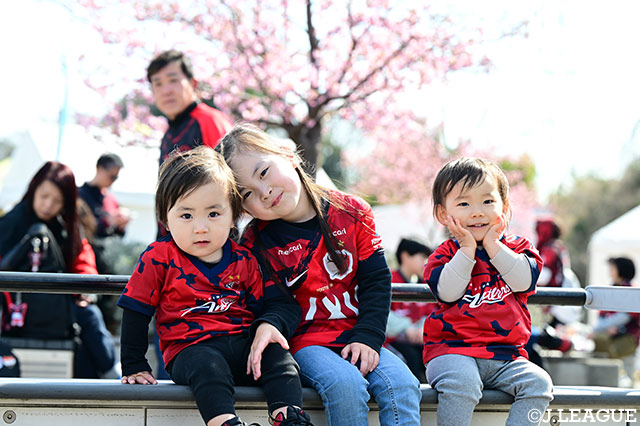 【明治安田Ｊ１百年構想リーグ 地域リーグラウンド EASTグループ 第4節 浦和vs鹿島】