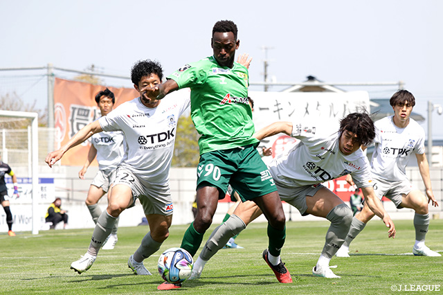 【明治安田Ｊ２・Ｊ３百年構想リーグ 地域リーグラウンド EAST-Aグループ 第12節 八戸vs秋田】