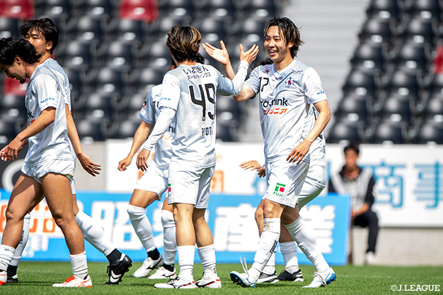 【明治安田Ｊ２・Ｊ３百年構想リーグ 地域リーグラウンド WEST-Aグループ 第15節 金沢vs愛媛】