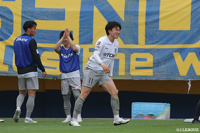 【明治安田Ｊ２・Ｊ３百年構想リーグ 地域リーグラウンド EAST-Aグループ 第14節 仙台vs秋田】