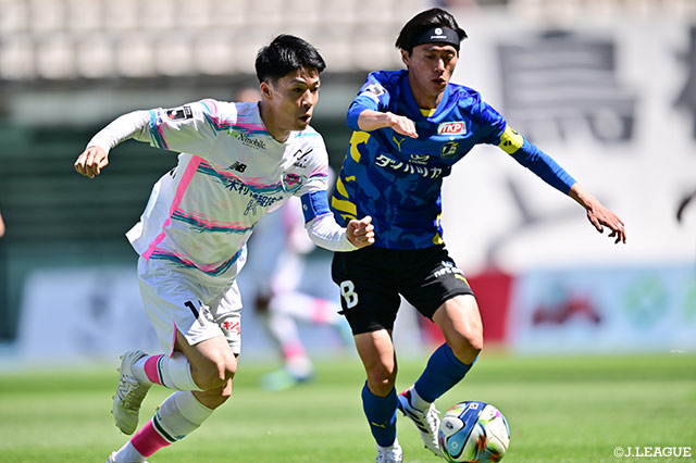 【明治安田Ｊ２・Ｊ３百年構想リーグ 地域リーグラウンド WEST-Bグループ 第16節 大分vs鳥栖】